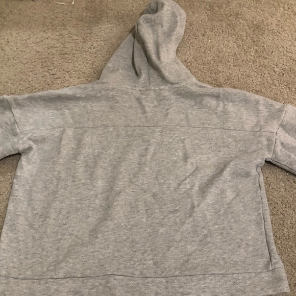 Lucky brand grey cropped sweatshirt size small - Picture 4 of 6